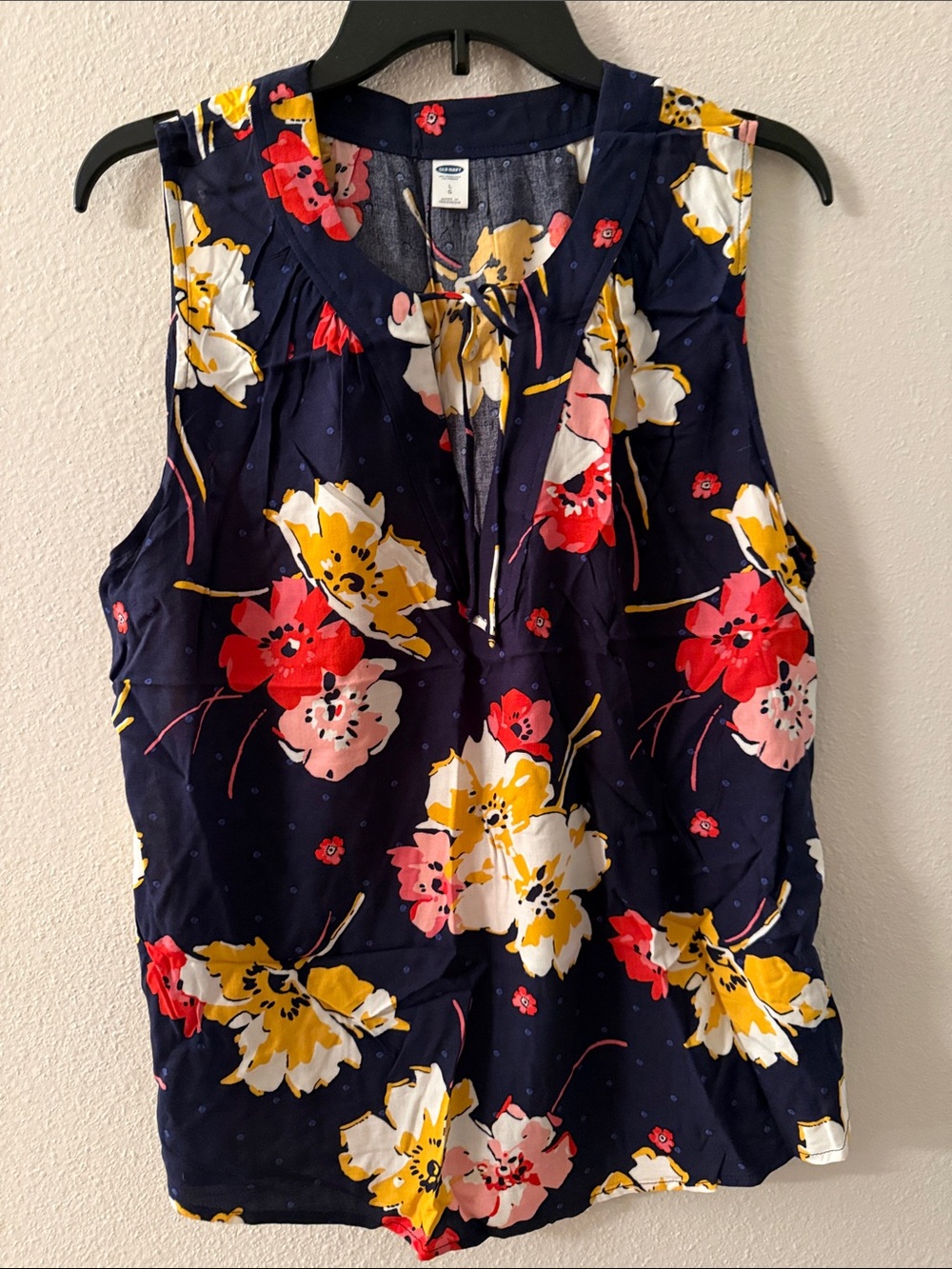 Old Navy Navy Floral Sleeveless V-Neck Camisole